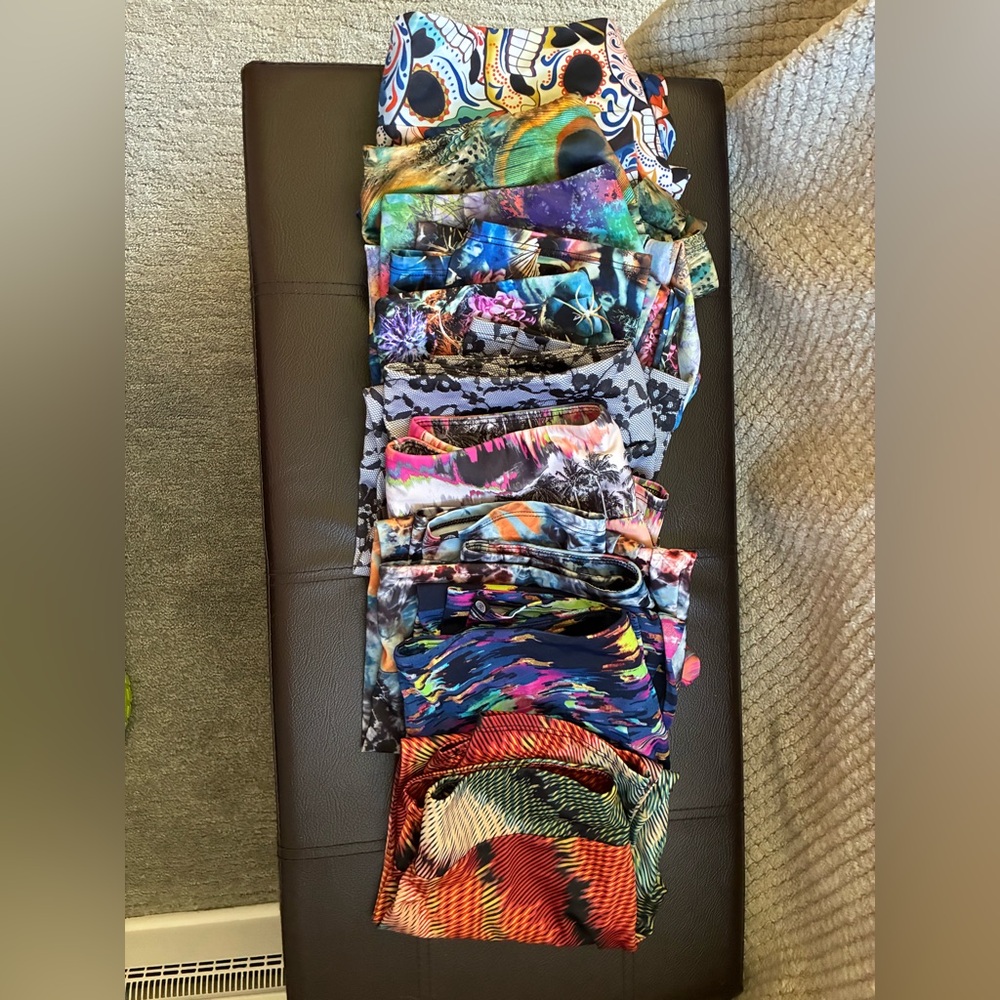 Bundle of 9 Onzie Print Capri Leggings size S/M